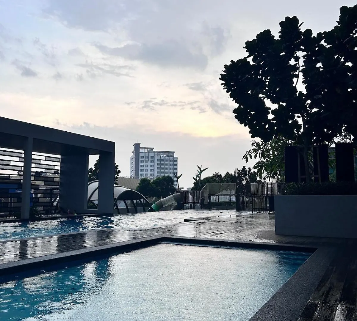 Sky Trees Bukit Indah Aeon Netflix A16 Apartment Johor Bahru Malaysia