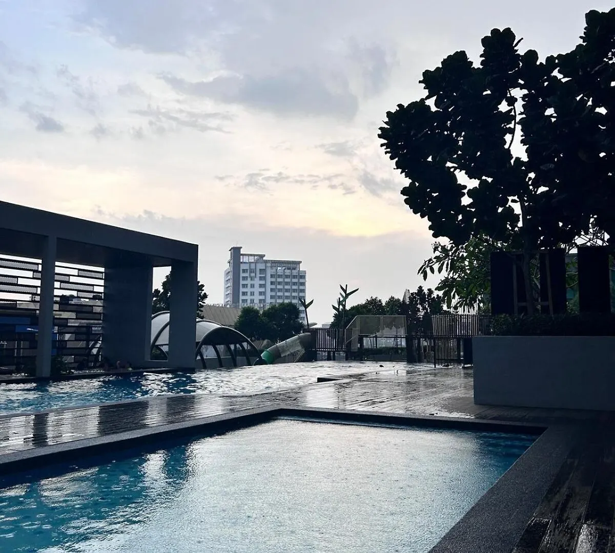Sky Trees Bukit Indah Aeon Netflix A16 Apartment Johor Bahru 0*,